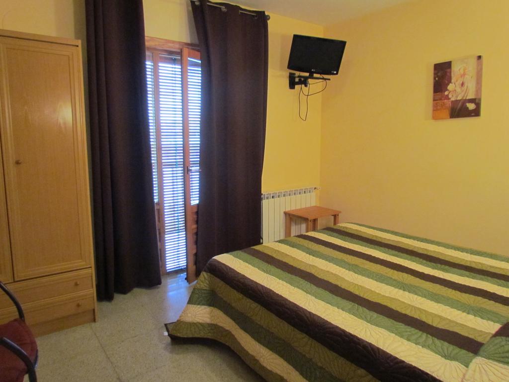 Hostal Las Rumbas Nuévalos Cameră foto
