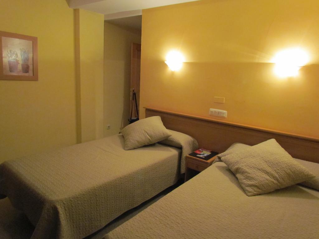 Hostal Las Rumbas Nuévalos Exterior foto